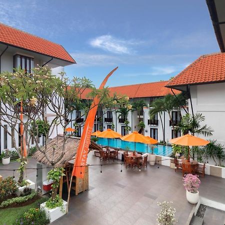 Harris Hotel Kuta Tuban Bali Exterior foto